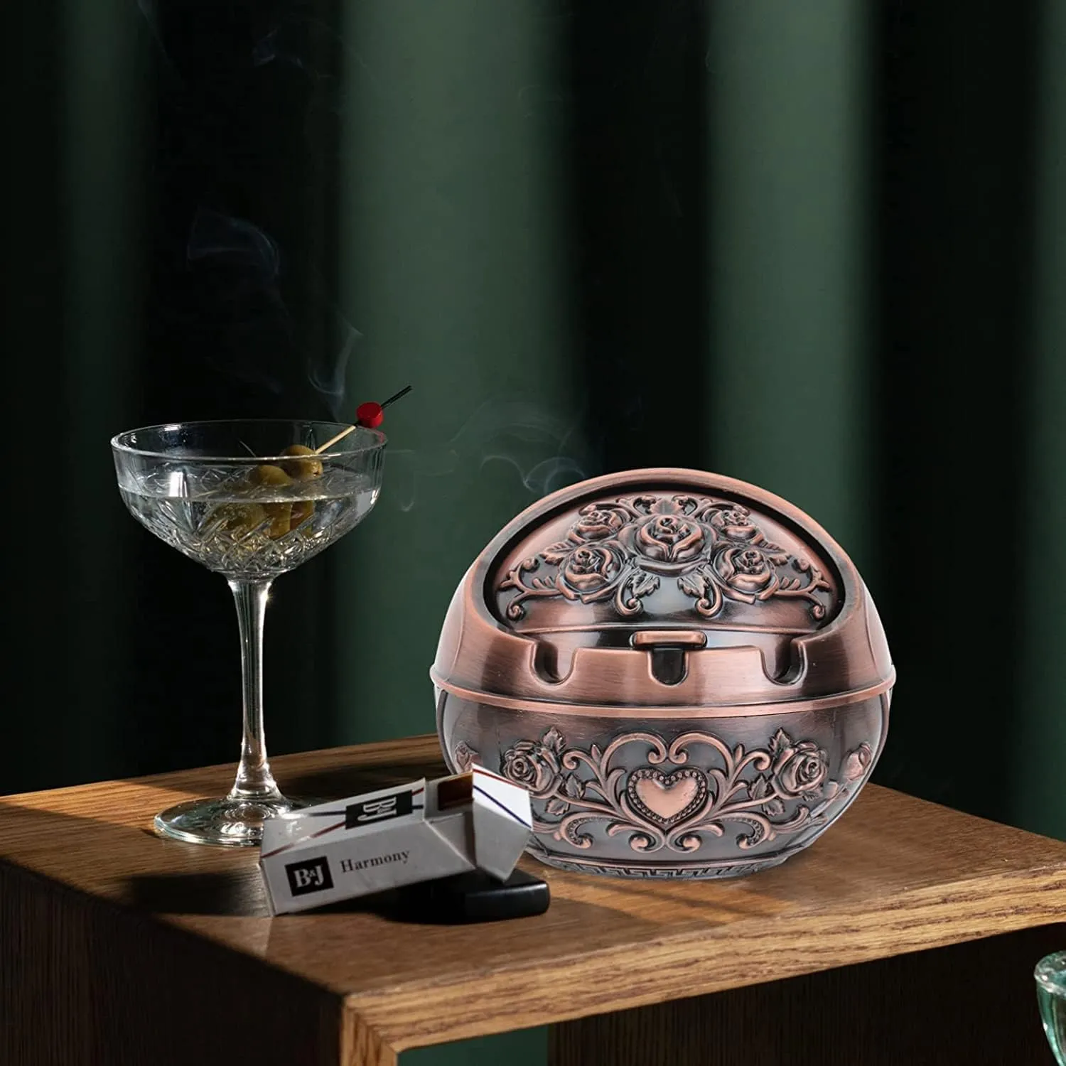 Abhsant Decorative Windproof Ashtray,with Lid for Cigarettes Metal Ashtray Odor Eliminator Indoor Outdoor Hand Carved Fancy Gift