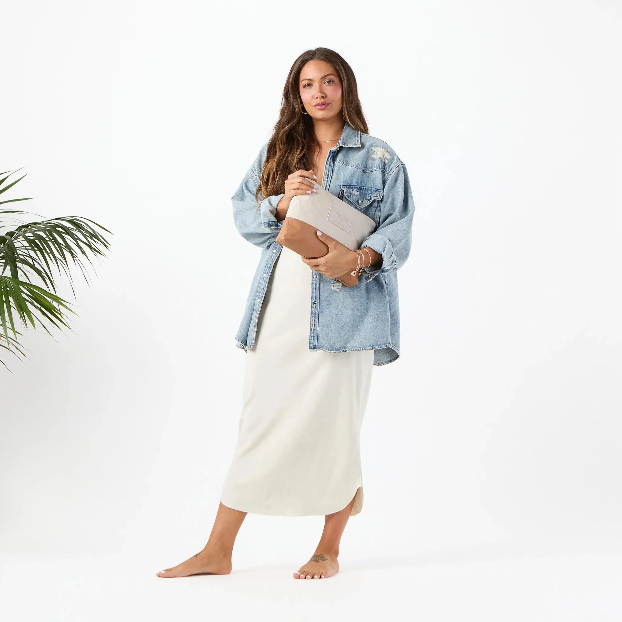 Aloha Mid Pouch Dipped Toffee On Sandstone