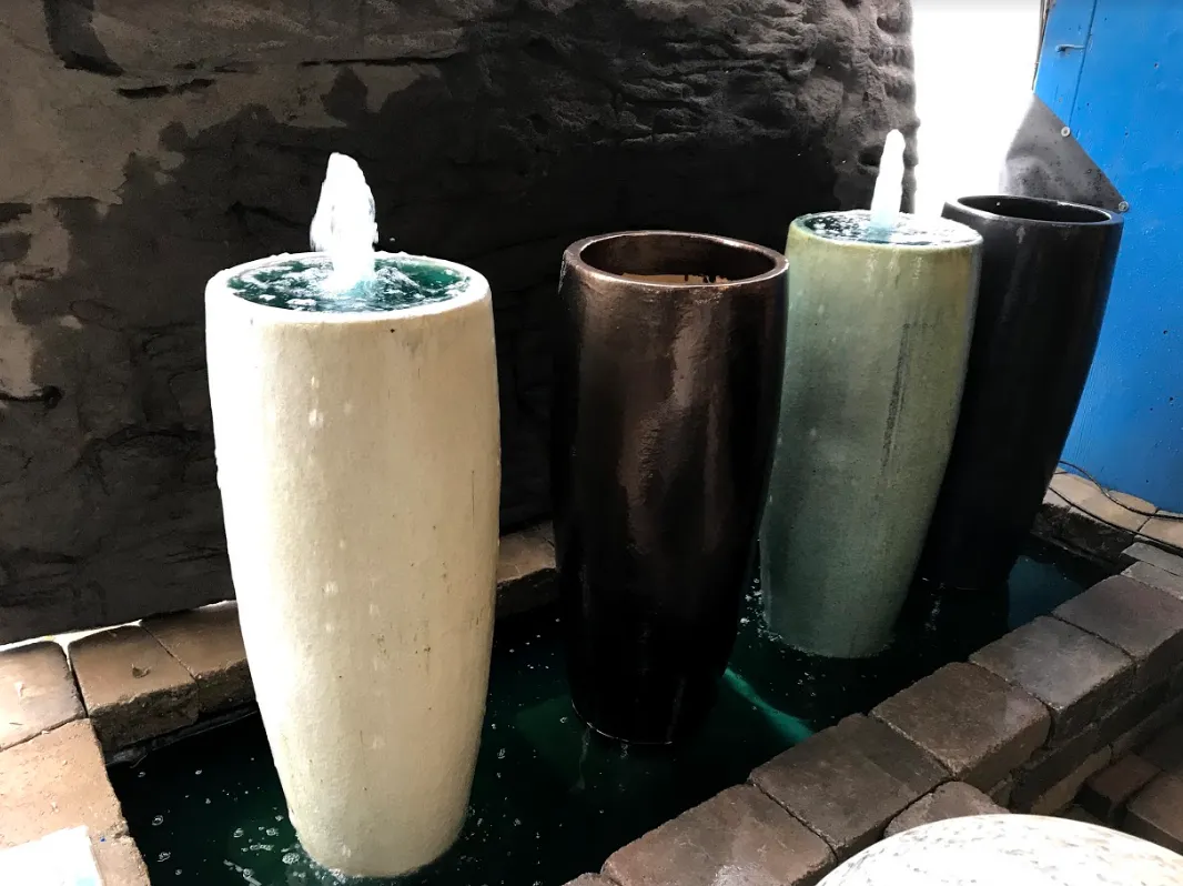 Bubbling Sabine Urn