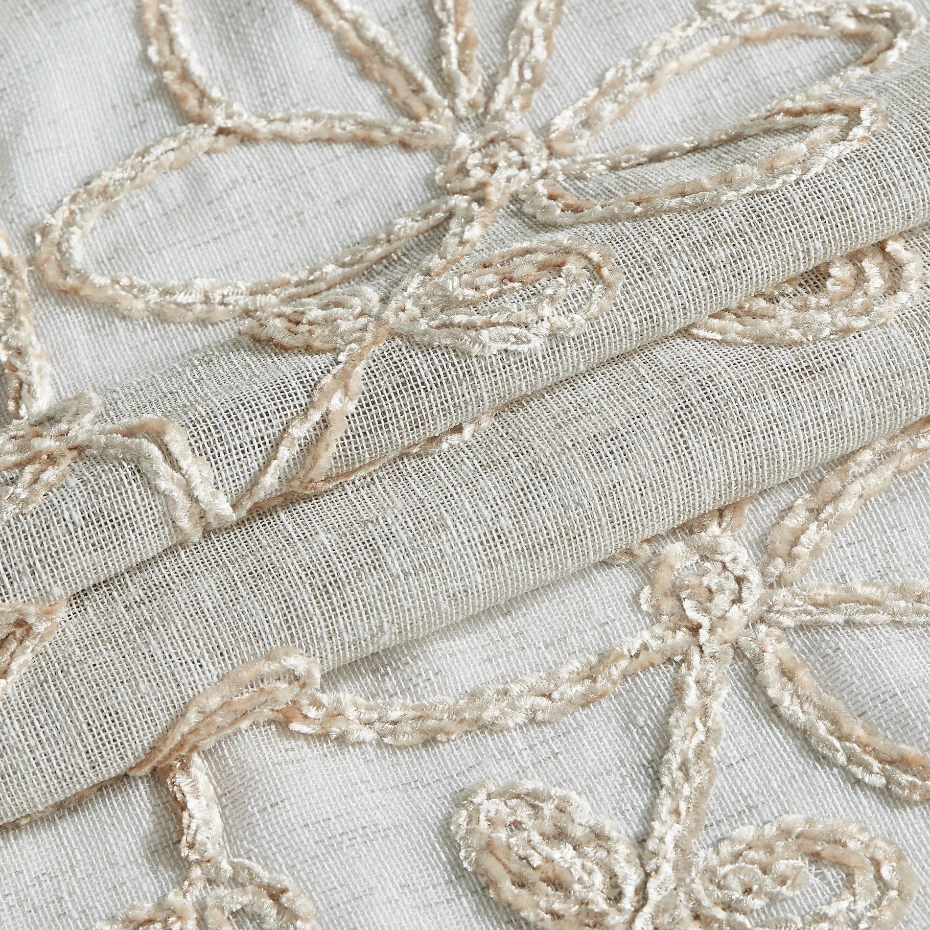 Dainty Home Rita 3D Linen Look Textured Floral 3D Chenille Designed Fabric Shower Curtain