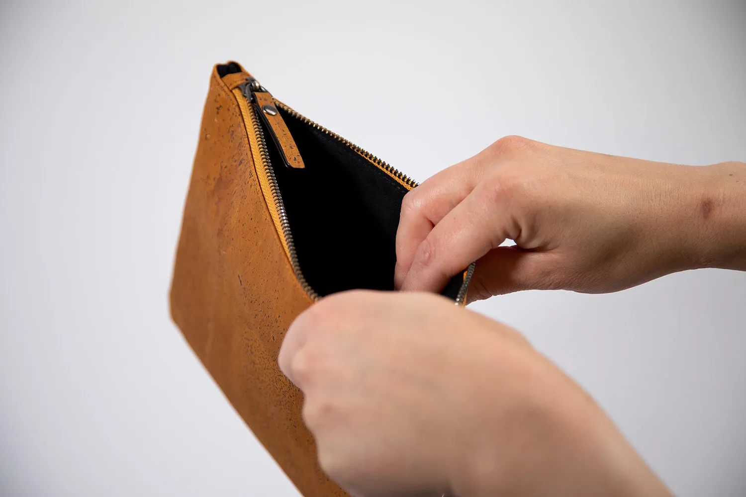Estoril Clutch Pouch - TAN