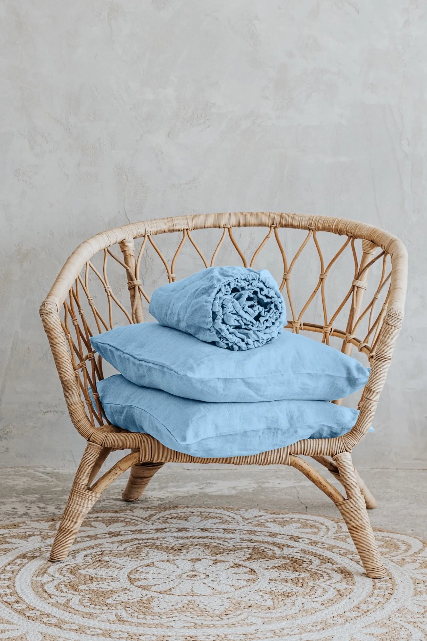 Fitted Sheet and Pillowcases Set - Light blue