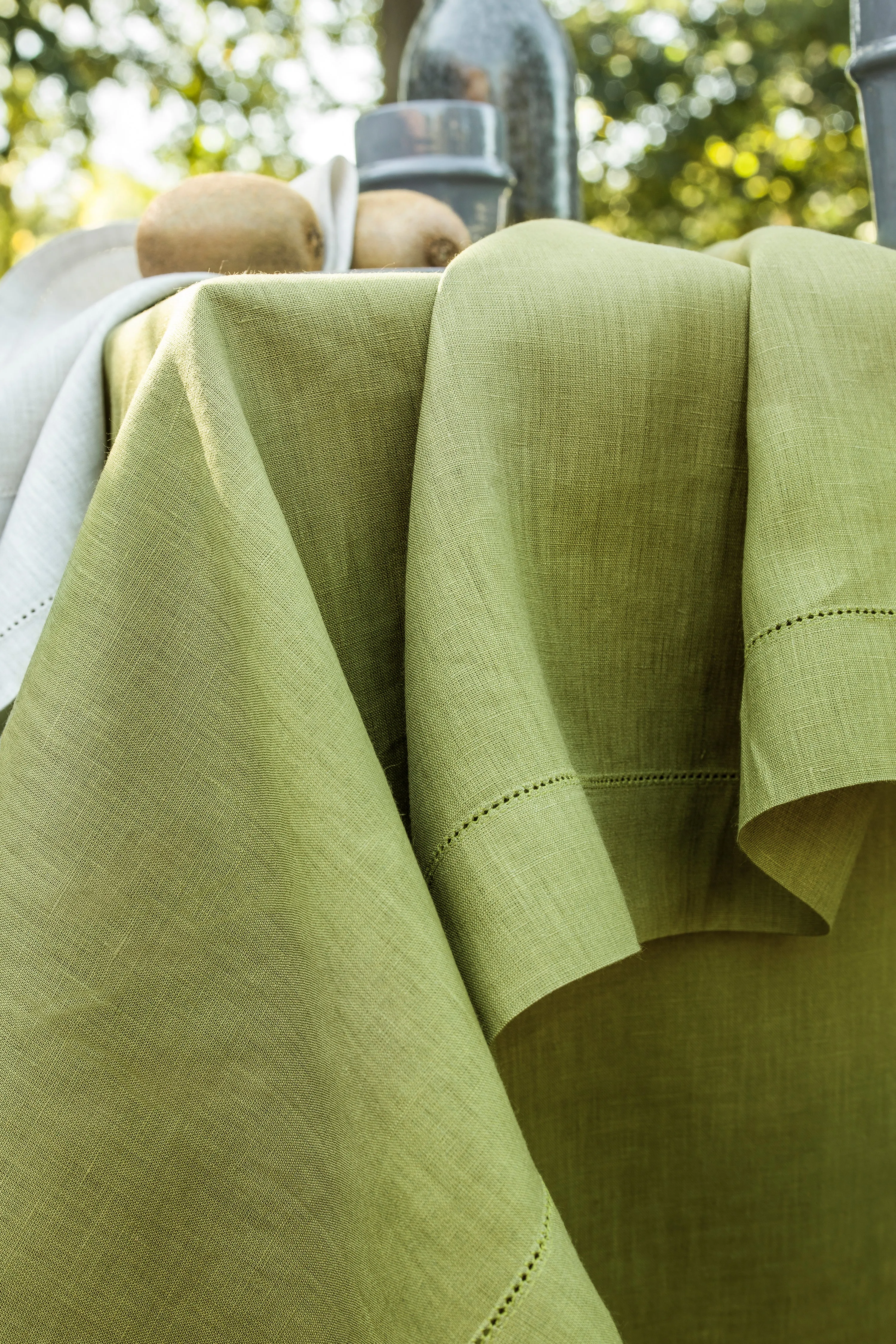 florence tablecloth & tablerunner