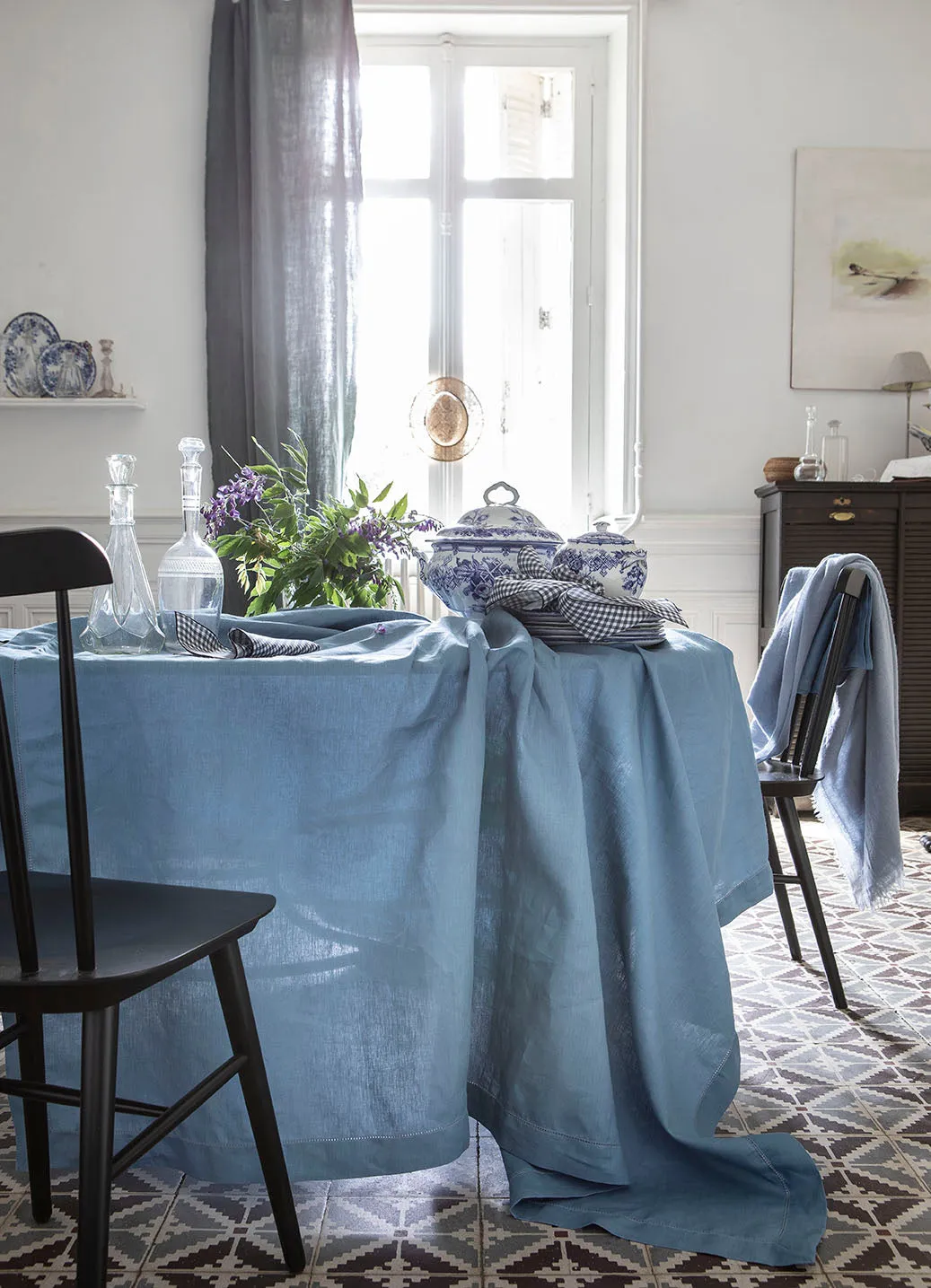 florence tablecloth & tablerunner