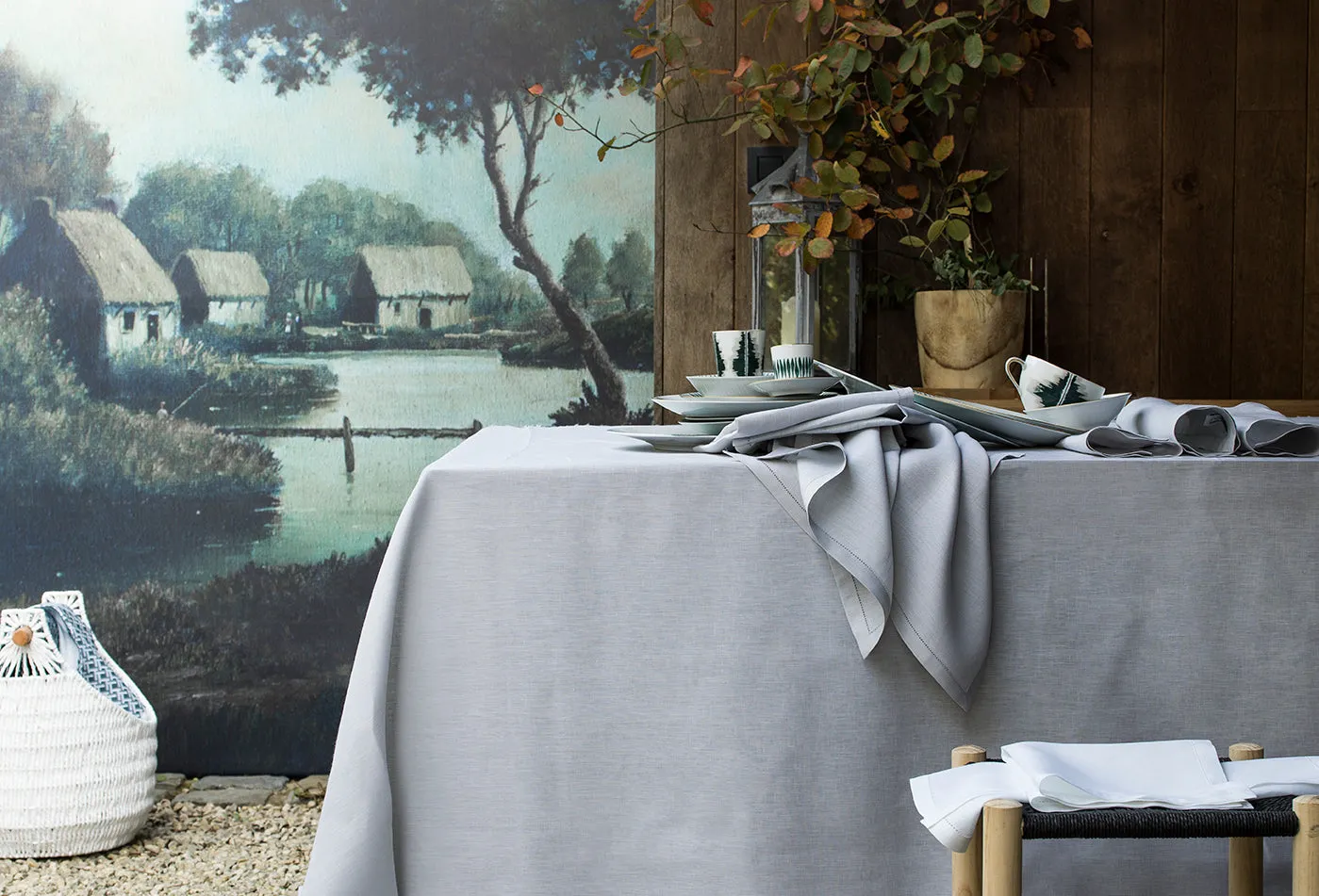 florence tablecloth & tablerunner