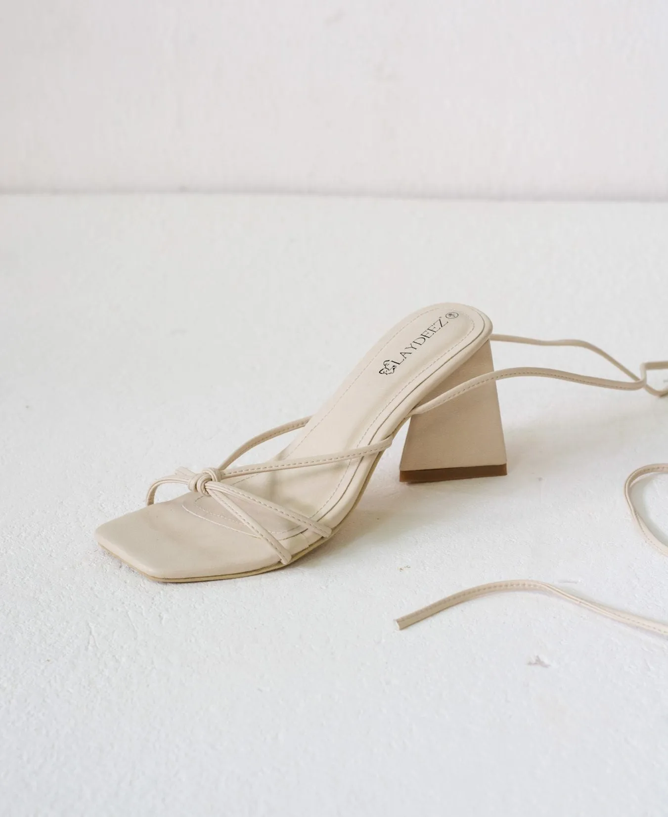 Knotted Tie up Triangle Heels
