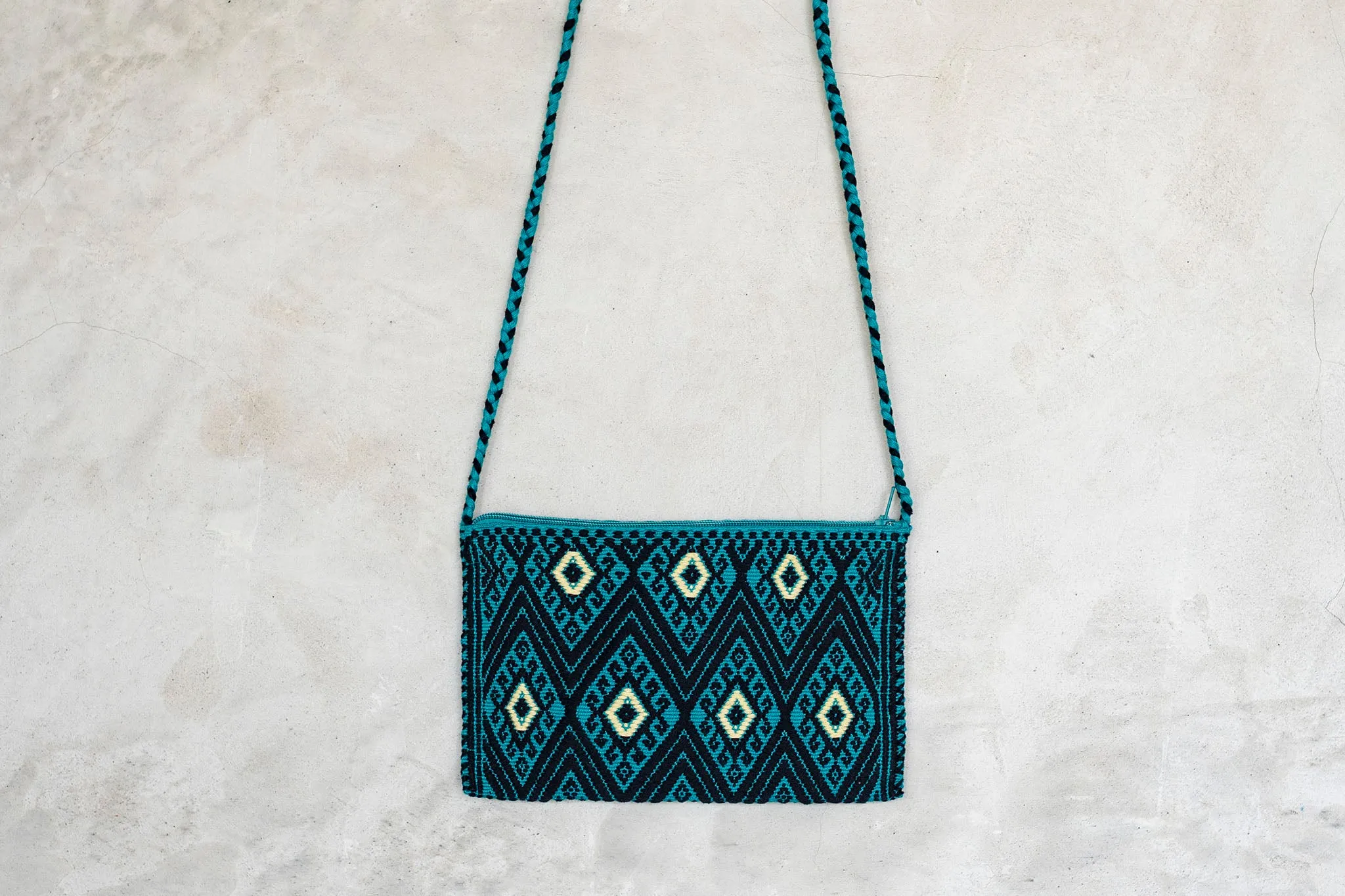 Larrainzar Pouch