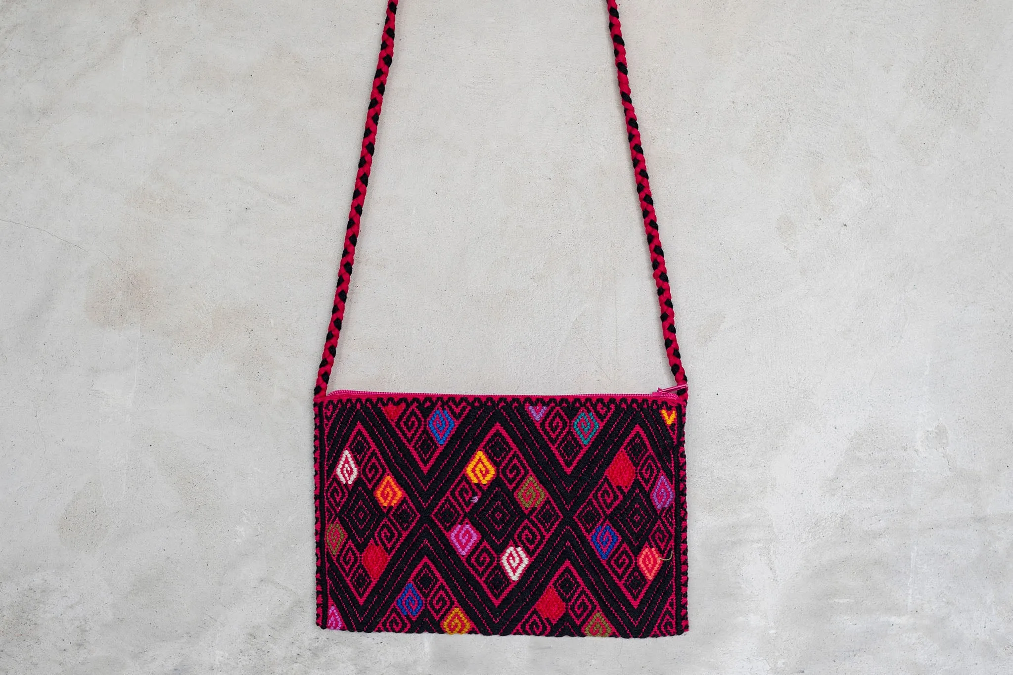 Larrainzar Pouch