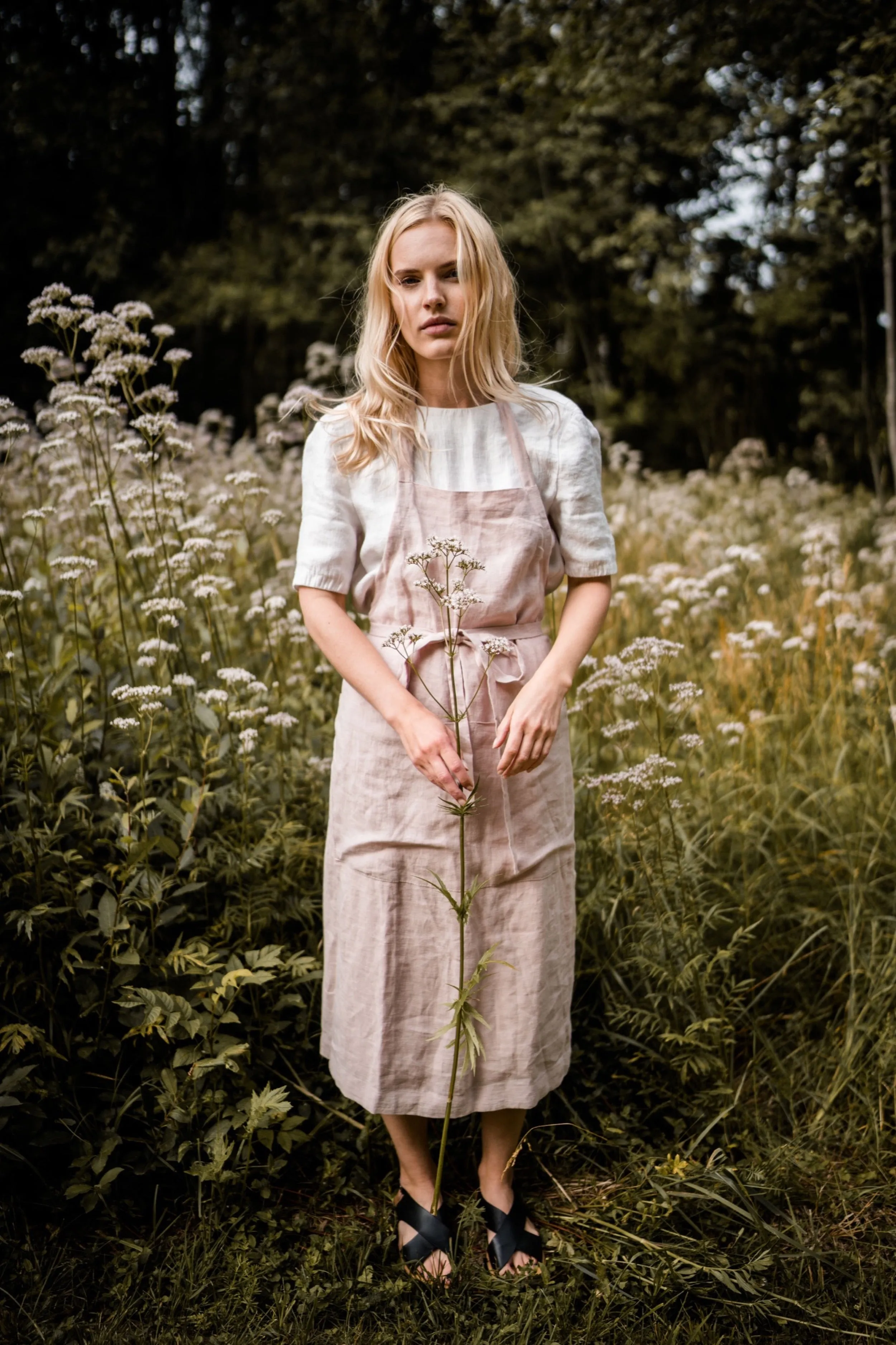Linen bib apron