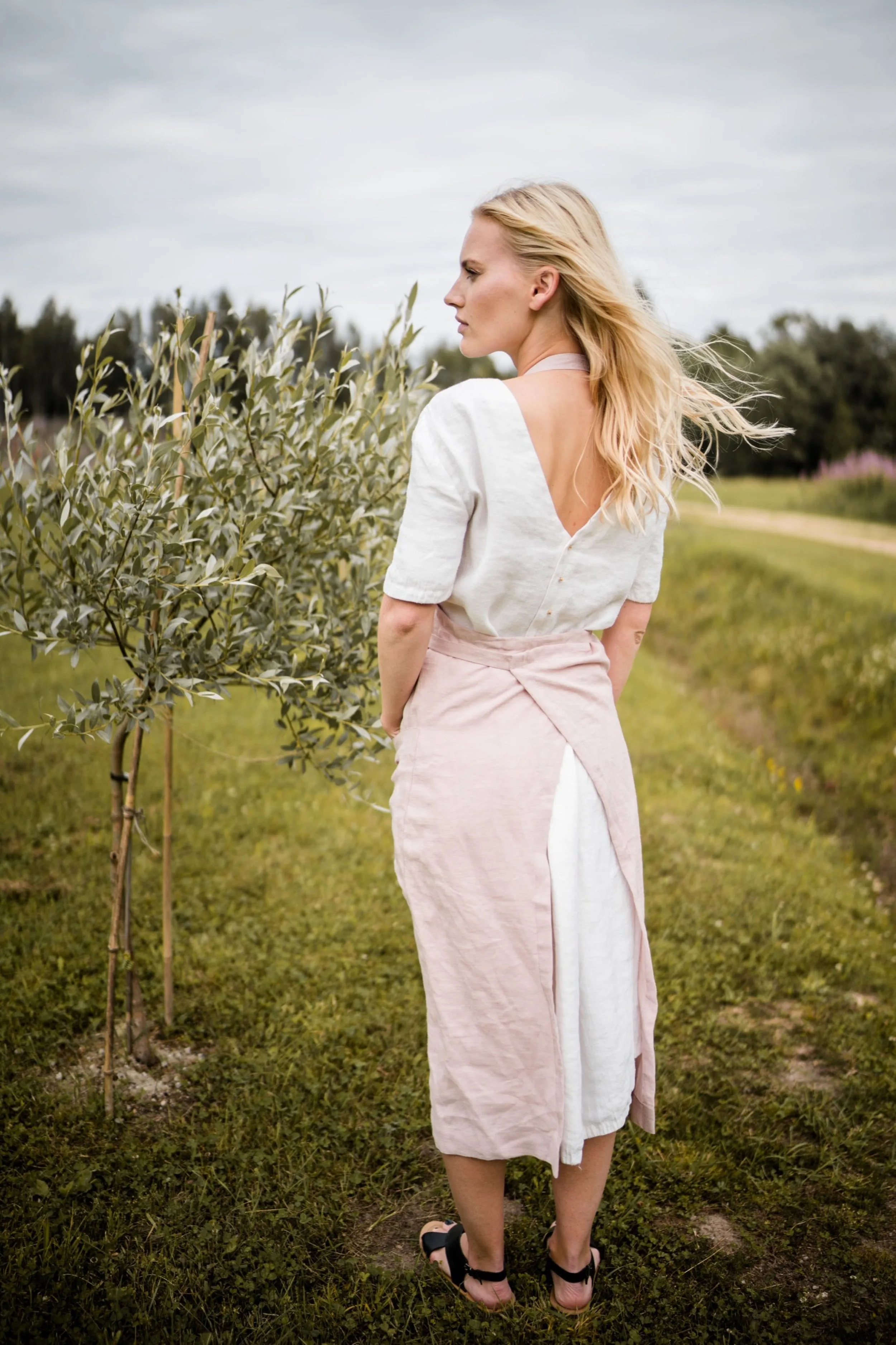 Linen bib apron
