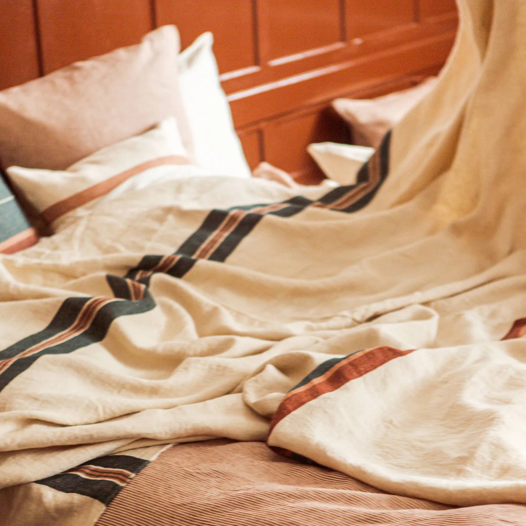 lys coverlet