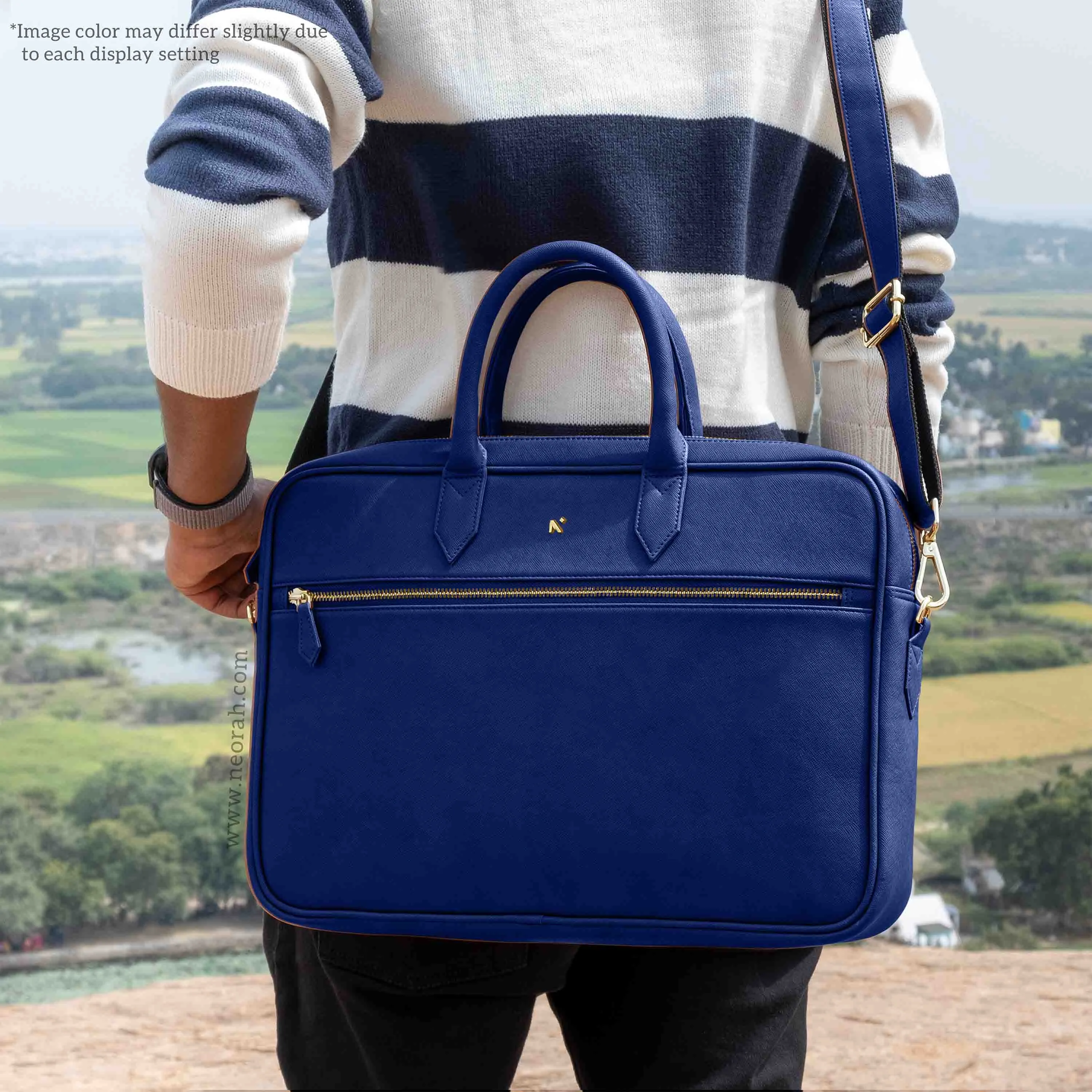 MESSENGER BAG