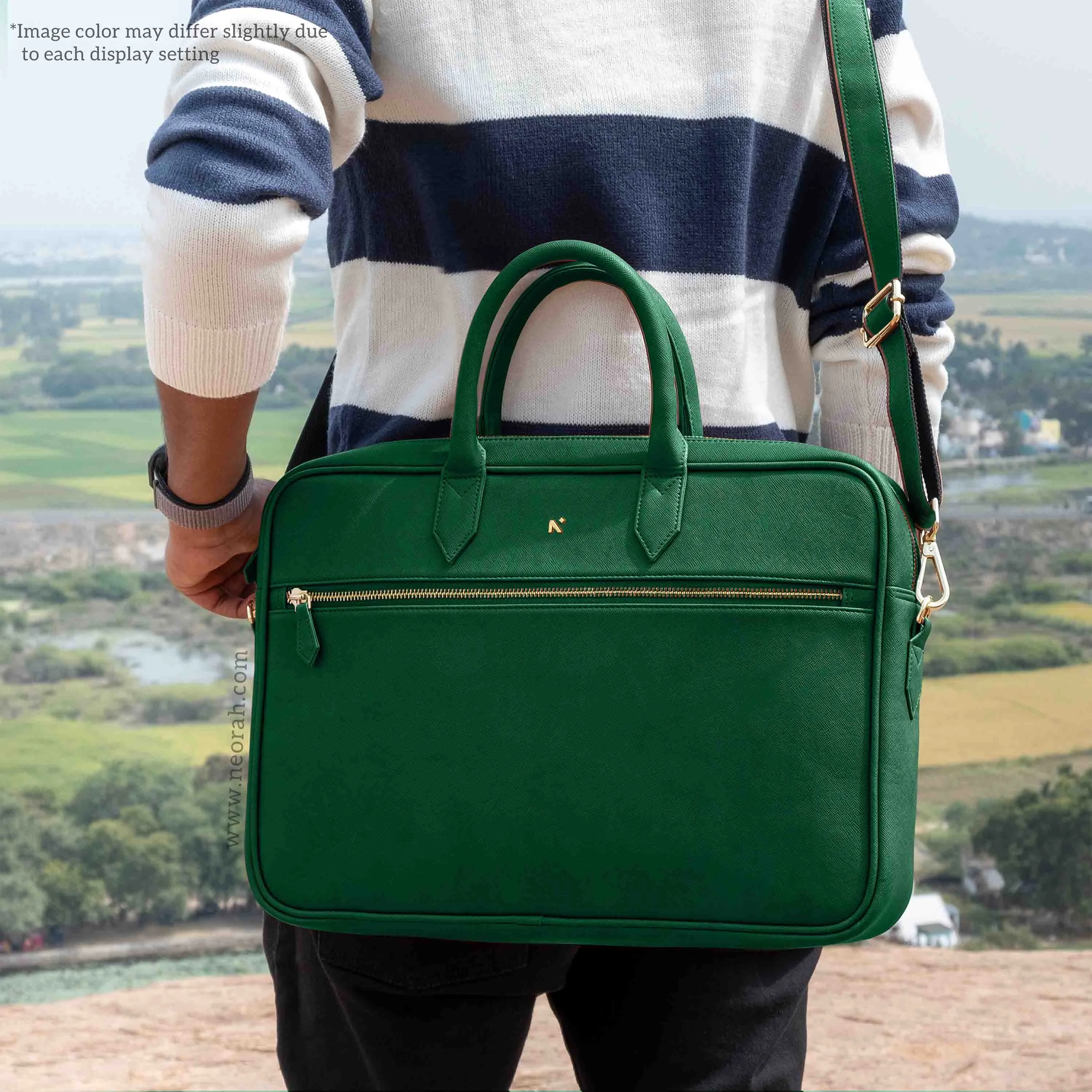 MESSENGER BAG