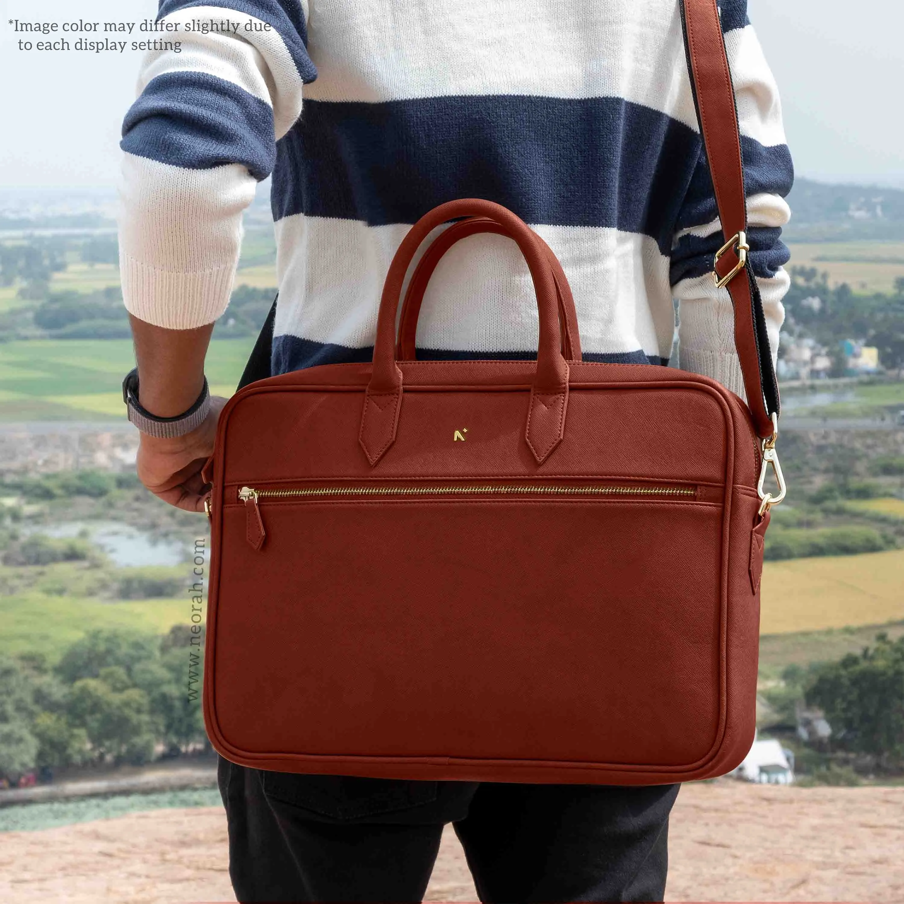 MESSENGER BAG