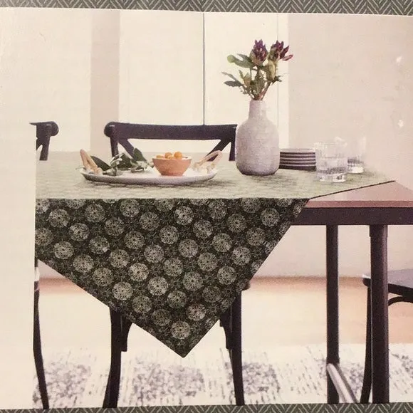 New Threshold Green Medallion Table Throw/Cloth 50” x 50”, Cotton/Linen! Retail $22