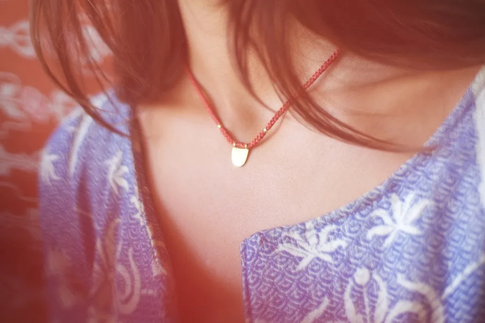 OLIVE NECKLACE
