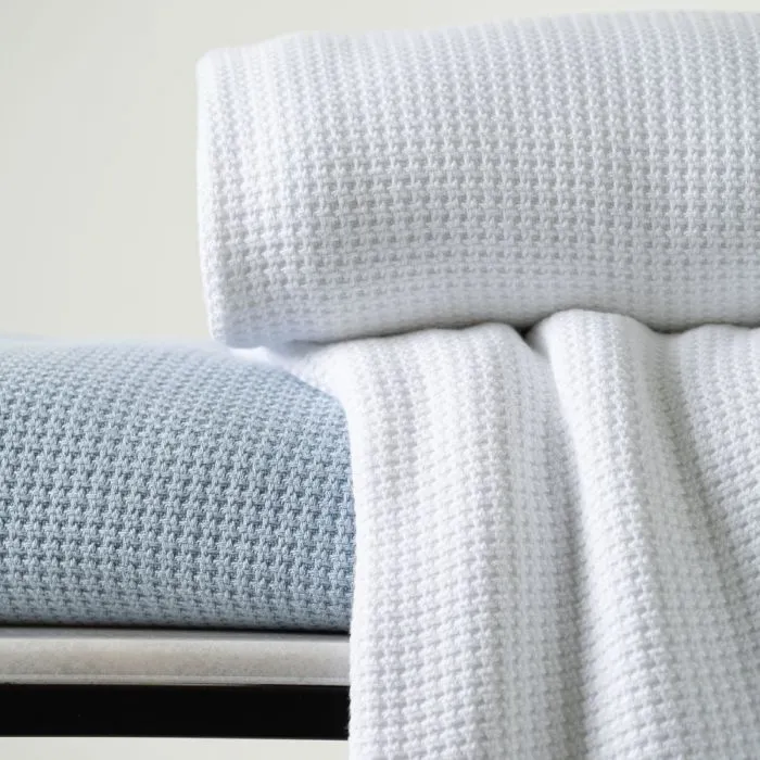 Onkaparinga Heirloom Bamboo Cotton Blanket - Light Blue or White