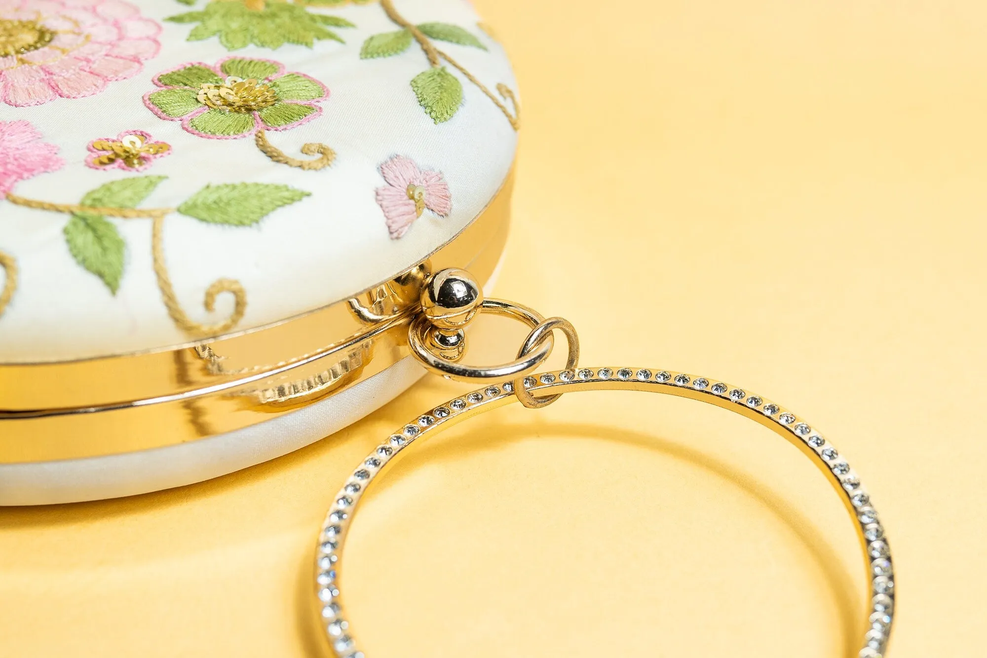 Rund hand made embroidery silk clutch bag detachable sling