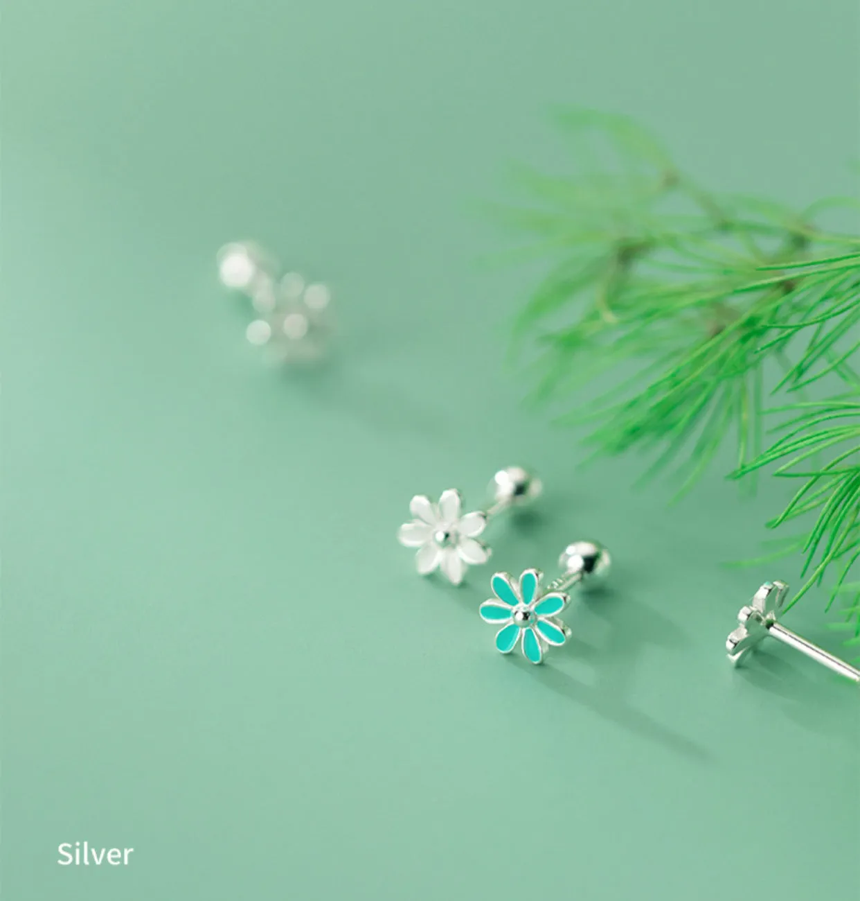 Small flower Screw back Studs Earrings - ESB030