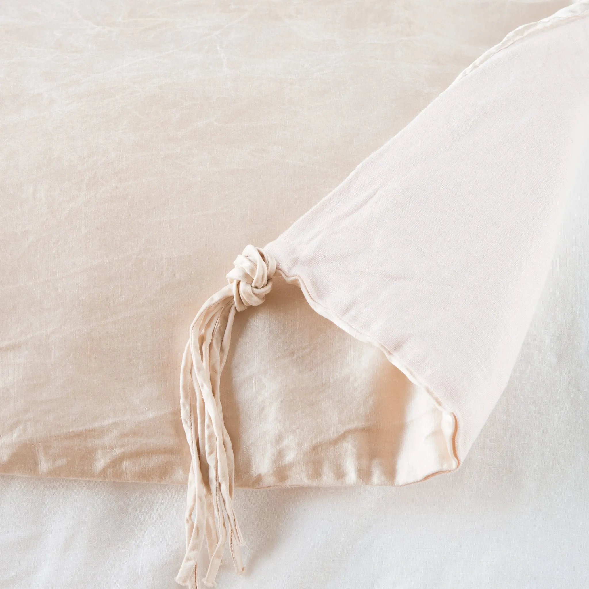 Taline Bed End Blanket