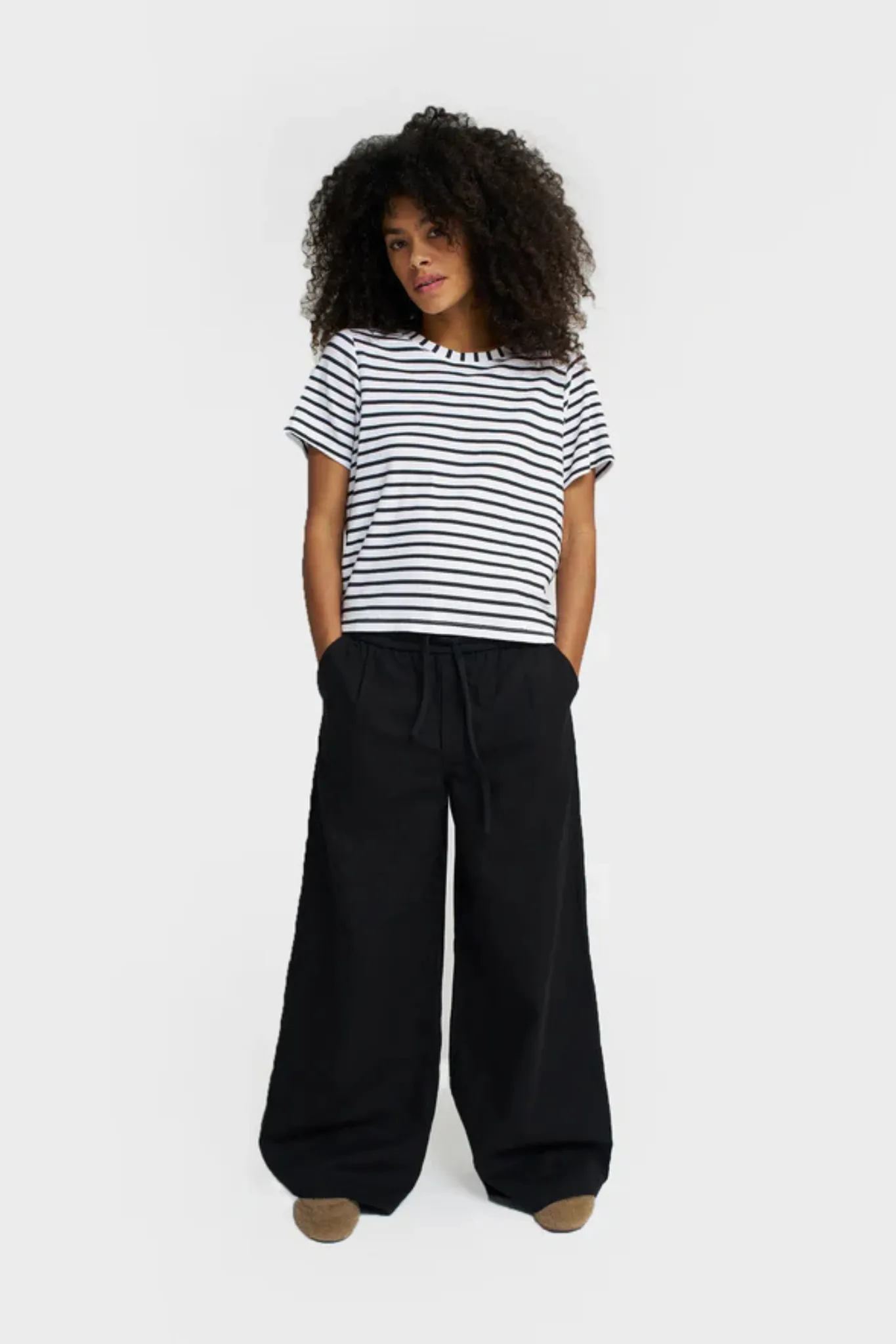 THE WIDE LEG PANTS - BLACK
