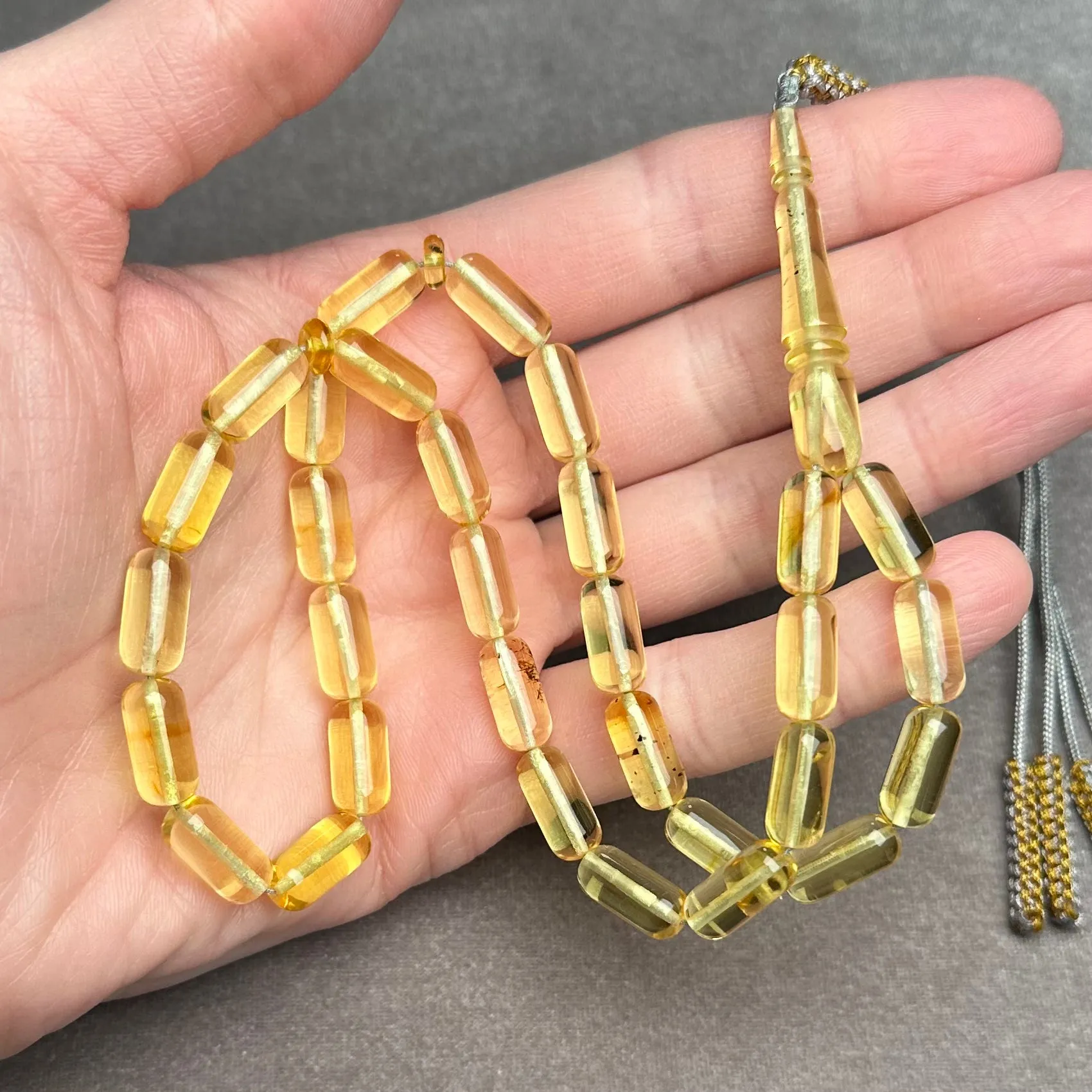 TRANSPARENT AMBER MISBAHA 6,7x13,9mm 16,8g