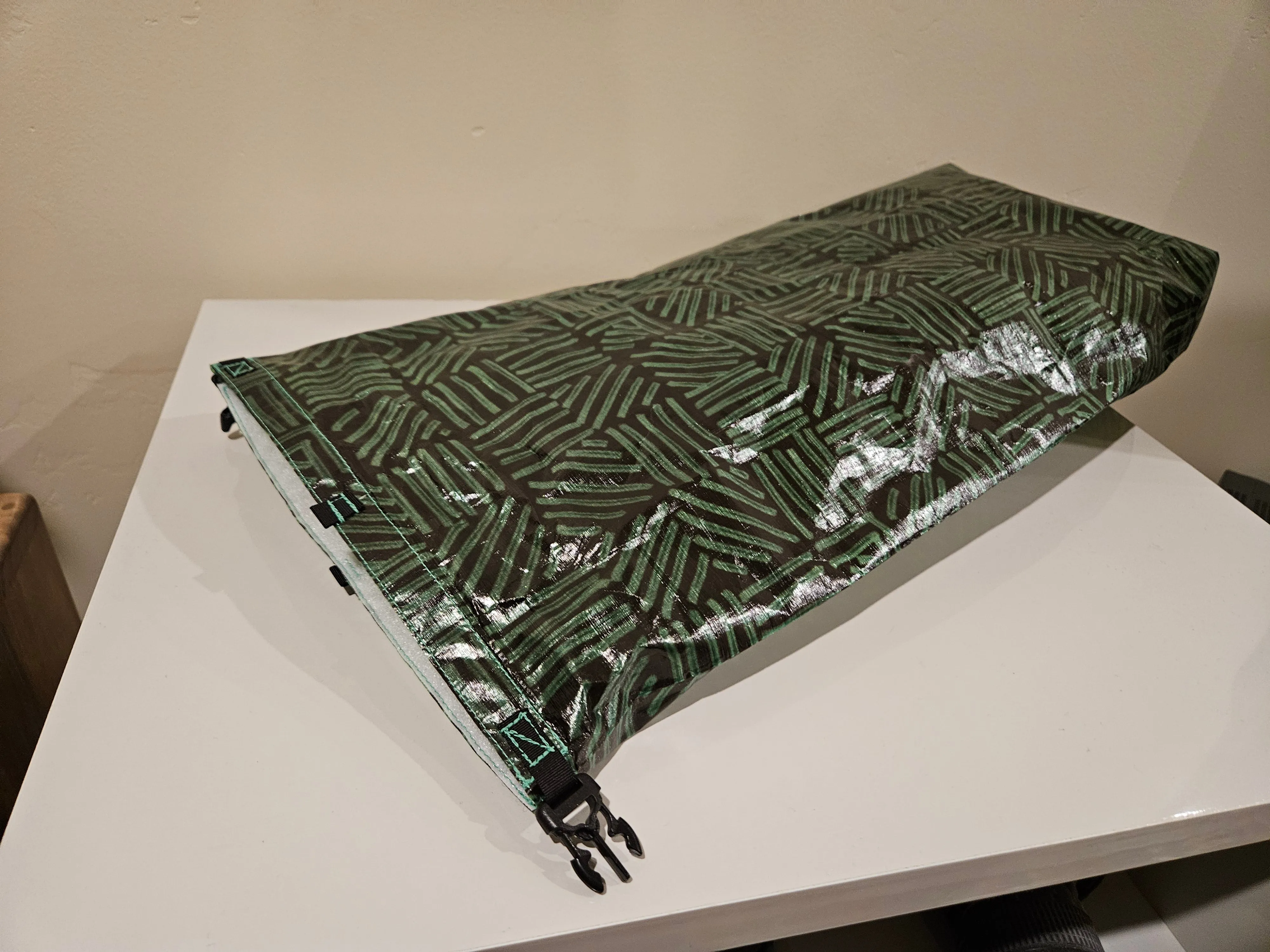 Ultralight Medium Dry Bag - Hatch Dyneema