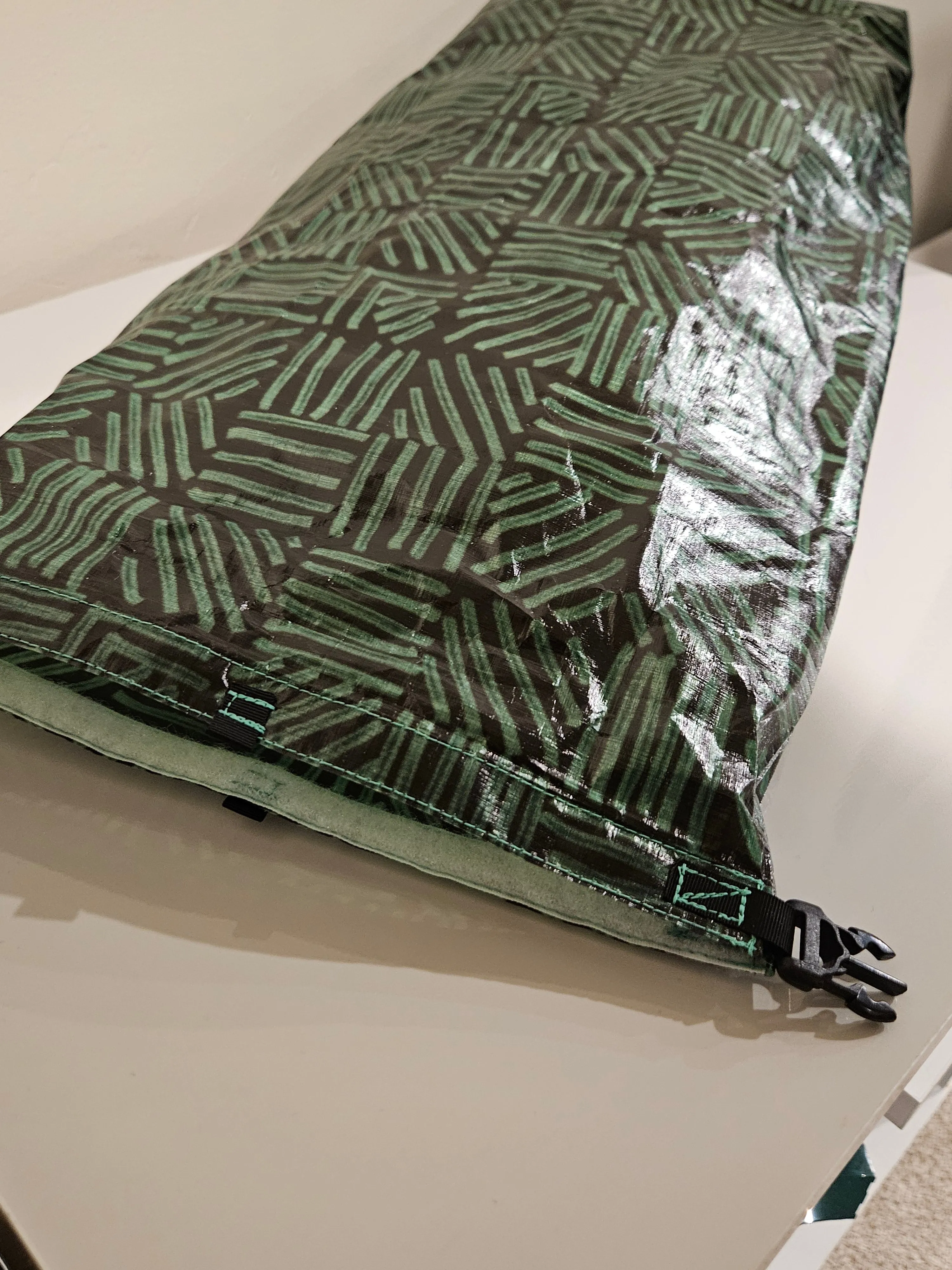 Ultralight Medium Dry Bag - Hatch Dyneema