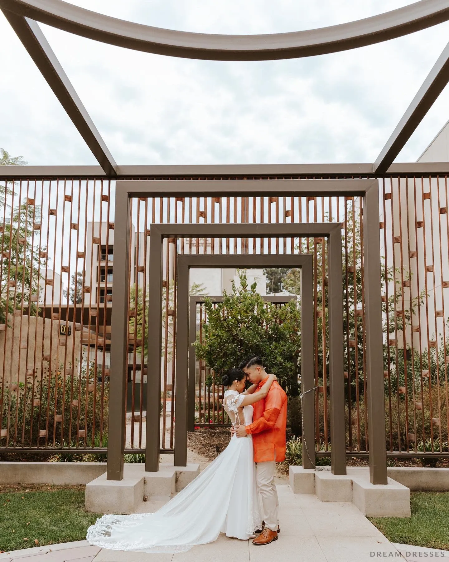 White Bridal Ao Dai | Modern Vietnamese Wedding Dress (#ILIANA)